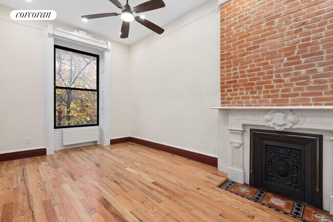 Foto del edificio - 446 E 118th St