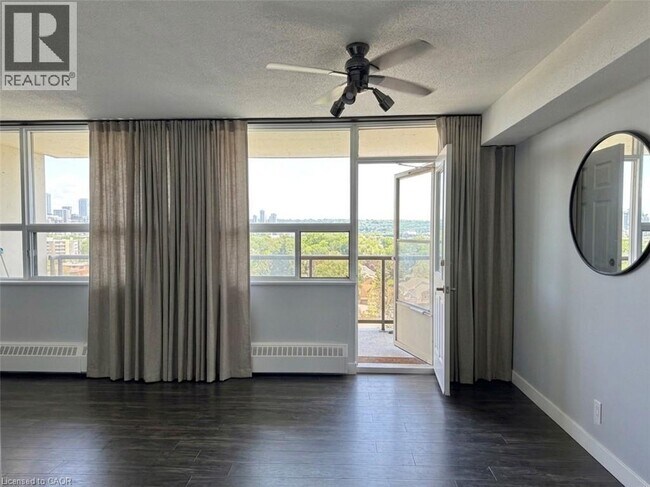 Building Photo - 15 Nicklaus Dr