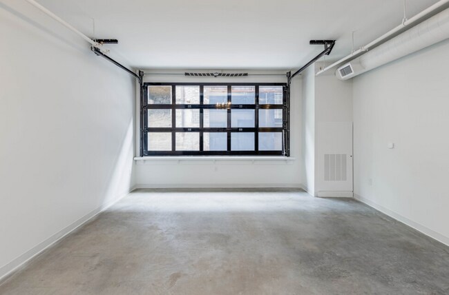 Building Photo - 1709 Fifth Ave