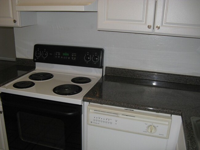 Building Photo - 4724 Hovis Rd