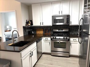 Building Photo - 4315 Park Ave