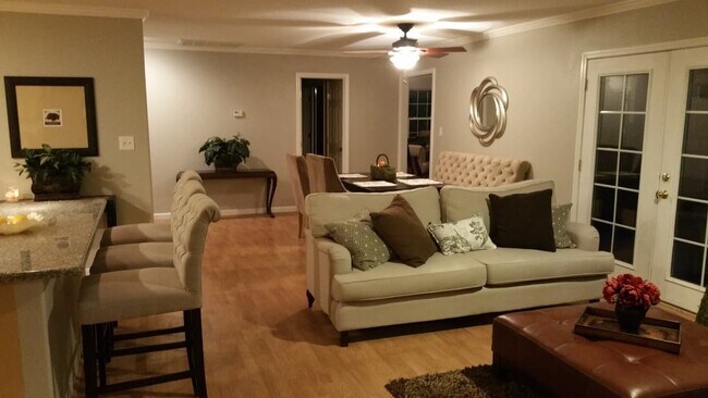 Building Photo - 87 Panoramic Way