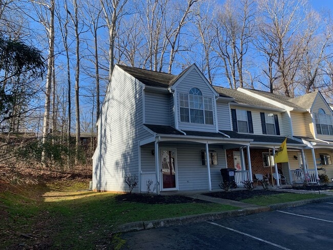 Building Photo - 1 Jefferson Village Dr