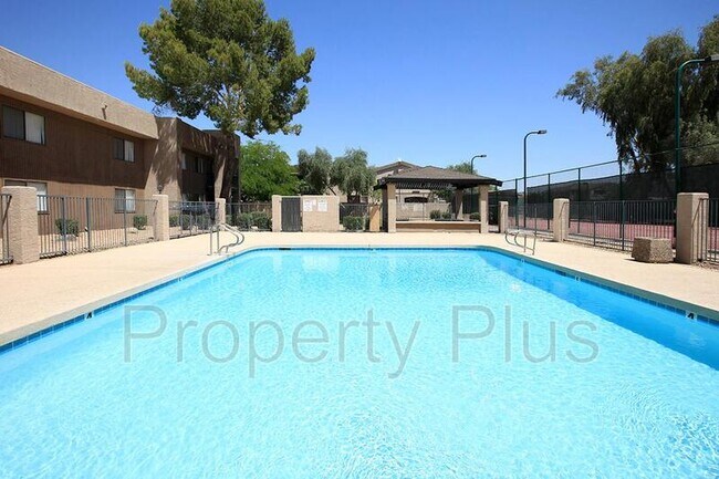 Foto del edificio - 3810 N Maryvale Pky