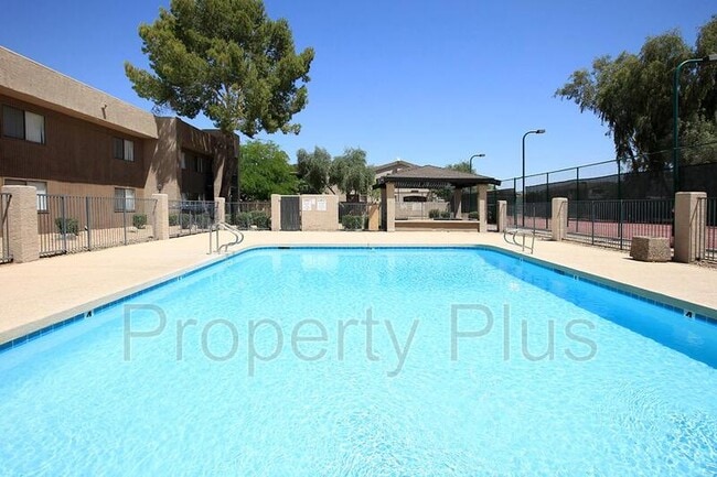 Building Photo - 3810 N Maryvale Pky