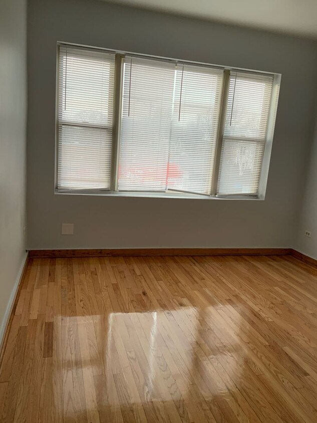 Foto principal - 6353 S Kedzie Ave