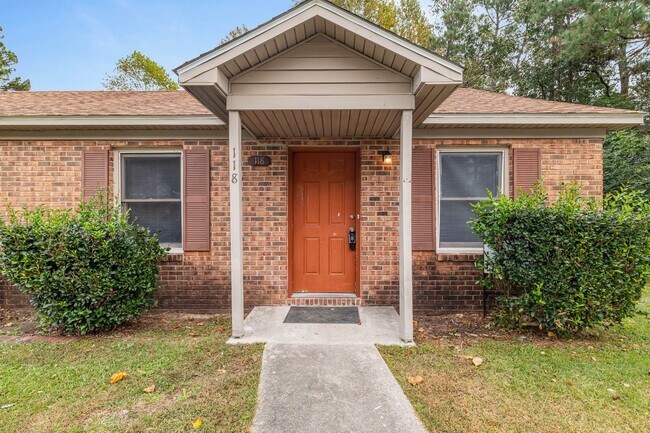 Foto del edificio - Newly renovated 2 bedroom 1 bathroom duplex