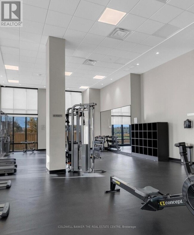 Building Photo - 681 Yonge St