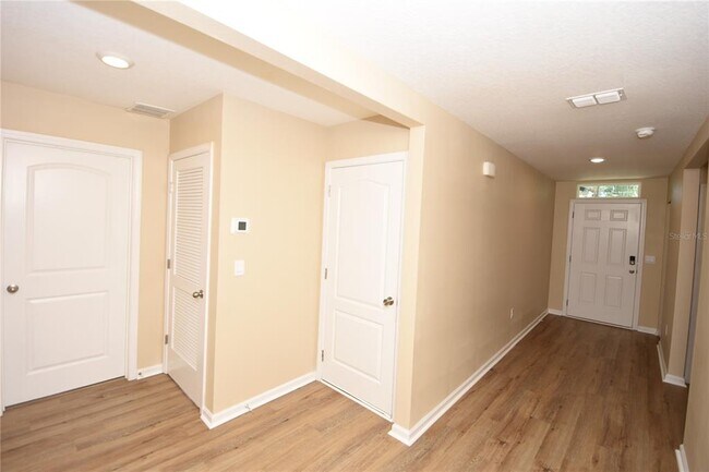 Building Photo - 14 Pine Cottage Ln