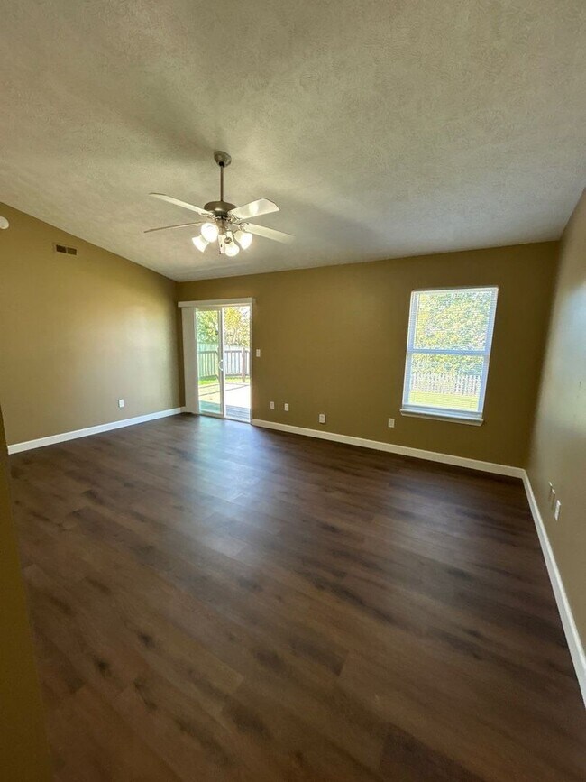 Foto del edificio - Welcome to your new home in Lafayette with 3 bedrooms and 2 bathrooms
