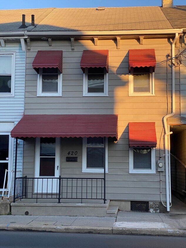 Primary Photo - 3 Bdrm, 1.5 Bath