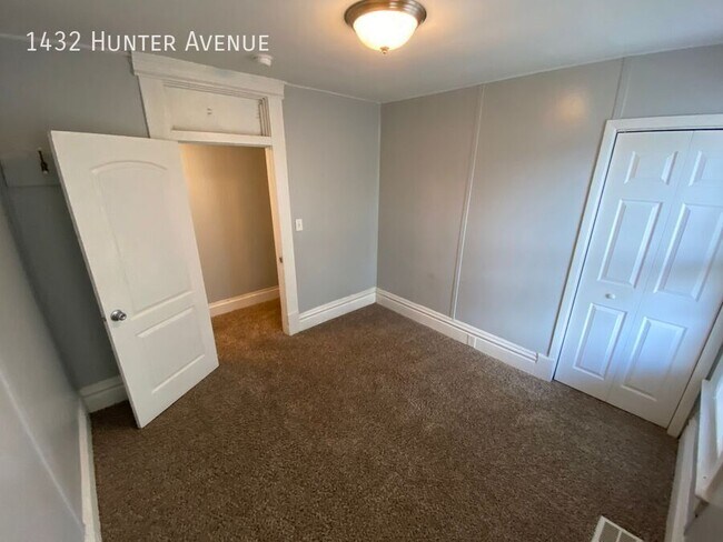 Foto del edificio - 1432 Hunter Ave
