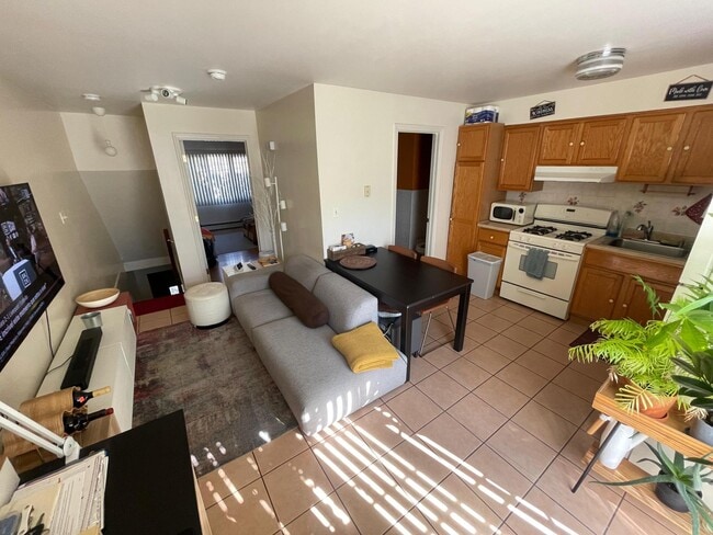 Building Photo - 60 Wilson Ave