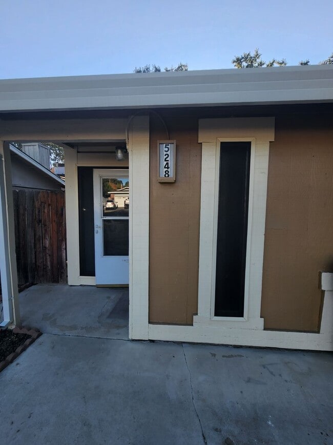 Building Photo - 5248 Arbardee Dr