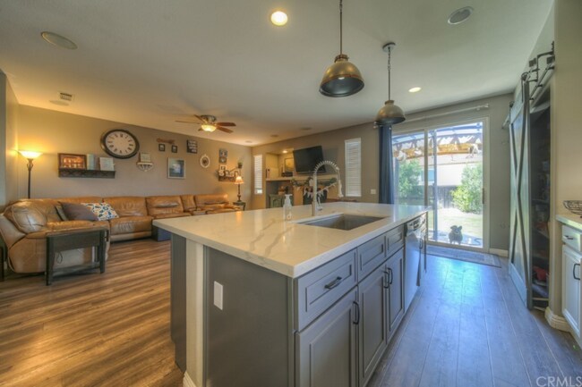 Foto del edificio - 31327 Rocky River Rd