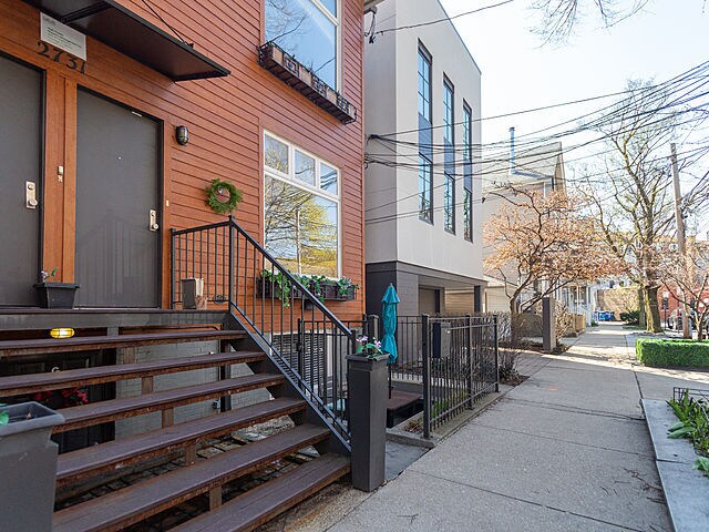 Foto del edificio - 2731 N Seminary Ave