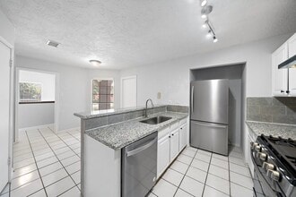 Building Photo - 13938 Plantation Valley Dr