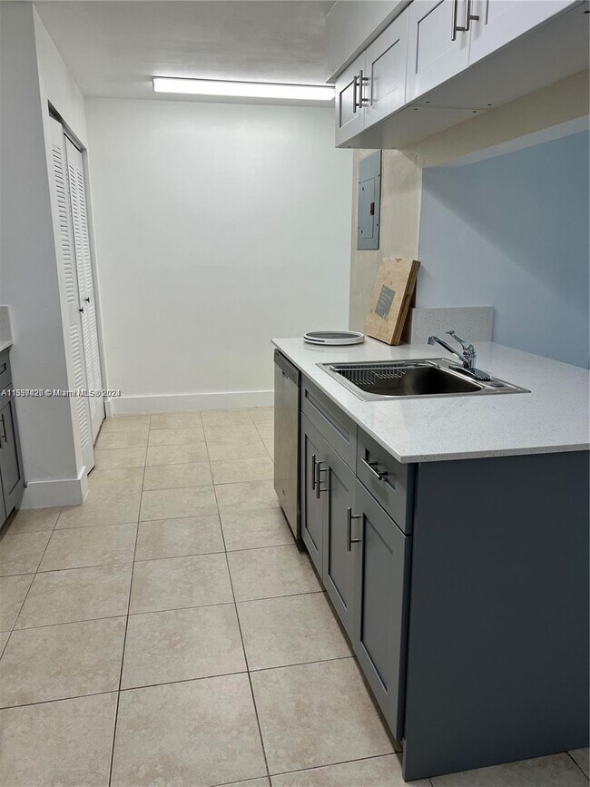 Building Photo - 17565 NW 67th Pl