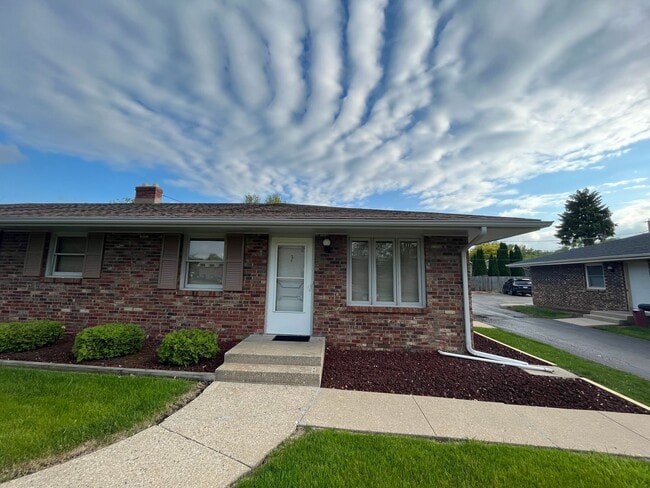 Building Photo - 5509 Midvale Dr