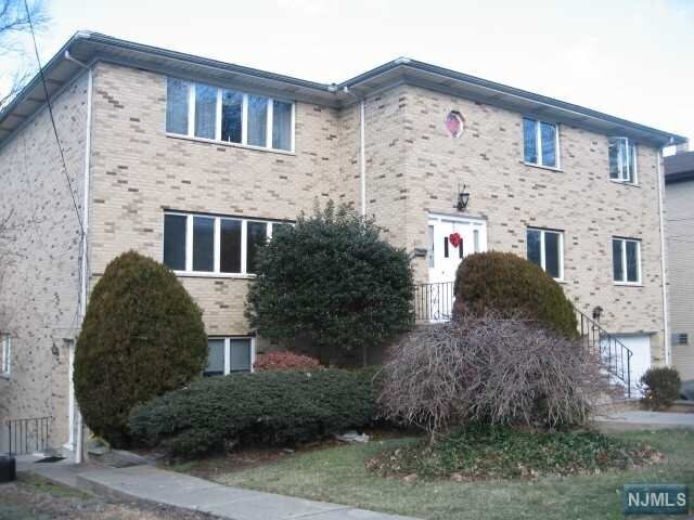 Building Photo - 431 Oak St