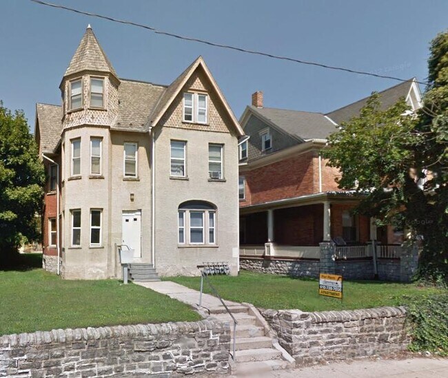 577 E Chestnut St Unit Apt 1, Coatesville, PA 19320 Apartments in