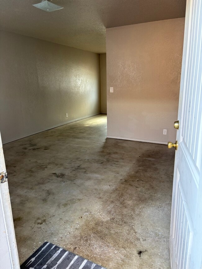 Building Photo - 806 N 5th St