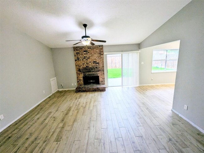 Building Photo - 15267 Morning Dove Dr