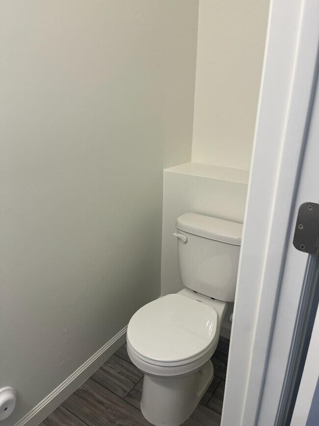 Foto del edificio - 340 N Colonnade Rd