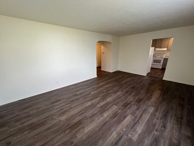 Building Photo - Remodeled Two Bedroom Home, Close to Gilmo...