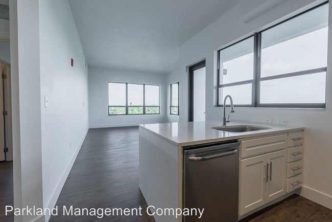 Building Photo - 312 23rd St
