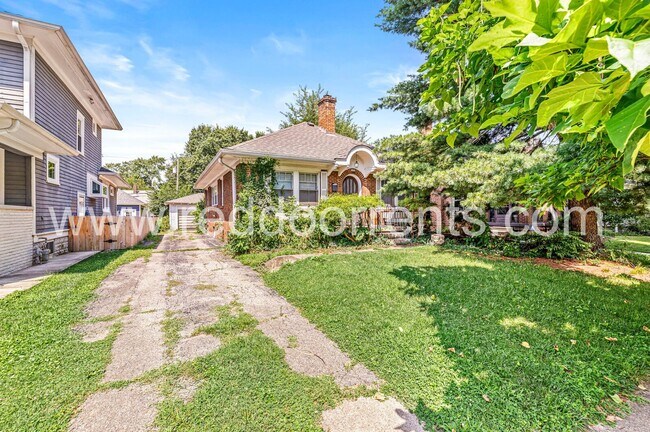 Foto del edificio - Coming Soon! 2 Bedroom/ 1.5 Bath Forest Hi...