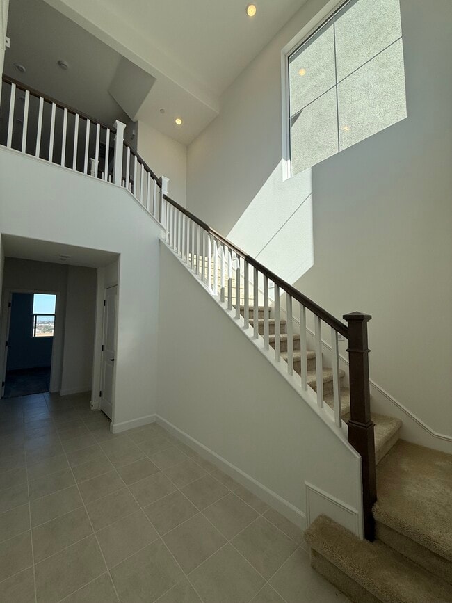 Building Photo - 424 Bunsen St