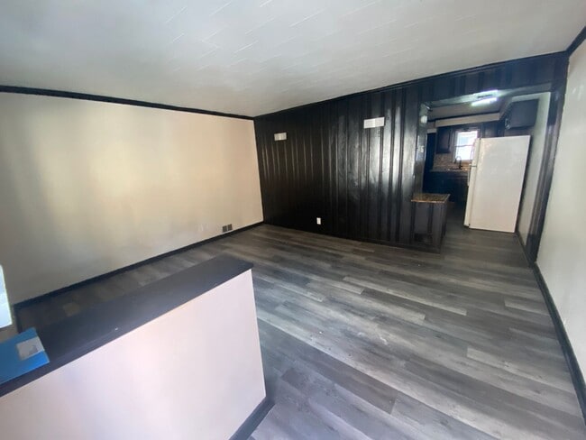 Photo - 1400 Ravine St House