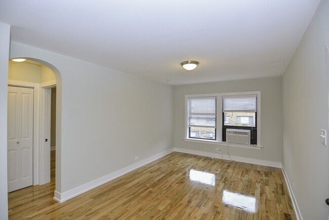 Foto del edificio - 555 W Arlington