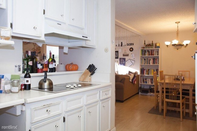 Building Photo - 2 br, 2 bath  - 570 Peach St Apt 2