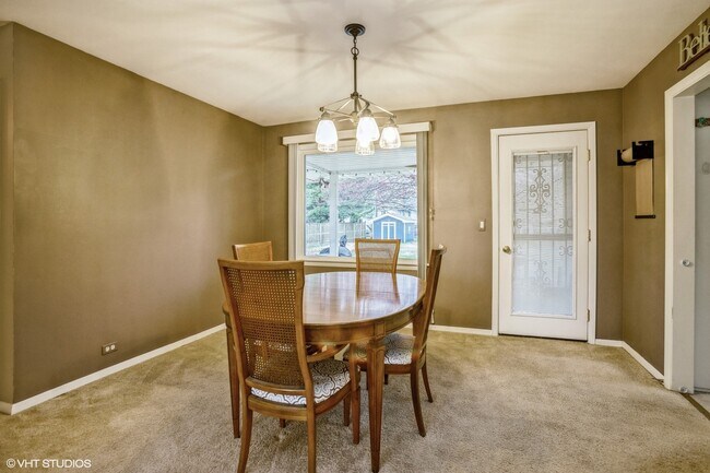 Building Photo - 144 S Greenwood Ave