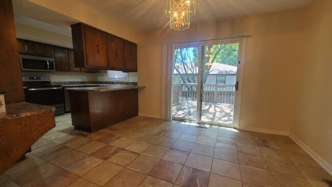 Foto del edificio - 4141 Briarpark Dr