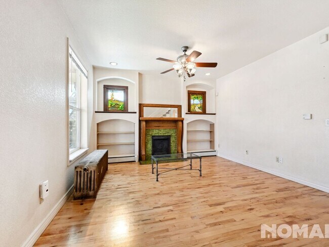 Building Photo - 4 Bedroom Single Family Home in Denver