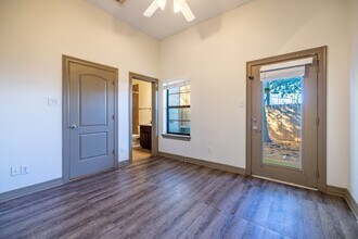 Building Photo - 10626 Clearview Villa Pl