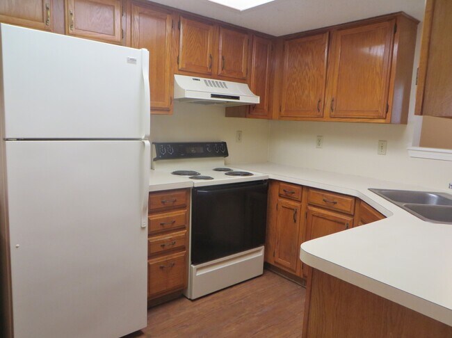 Building Photo - 2 Bedroom 1.5 Bathroom Georgetown Duplex