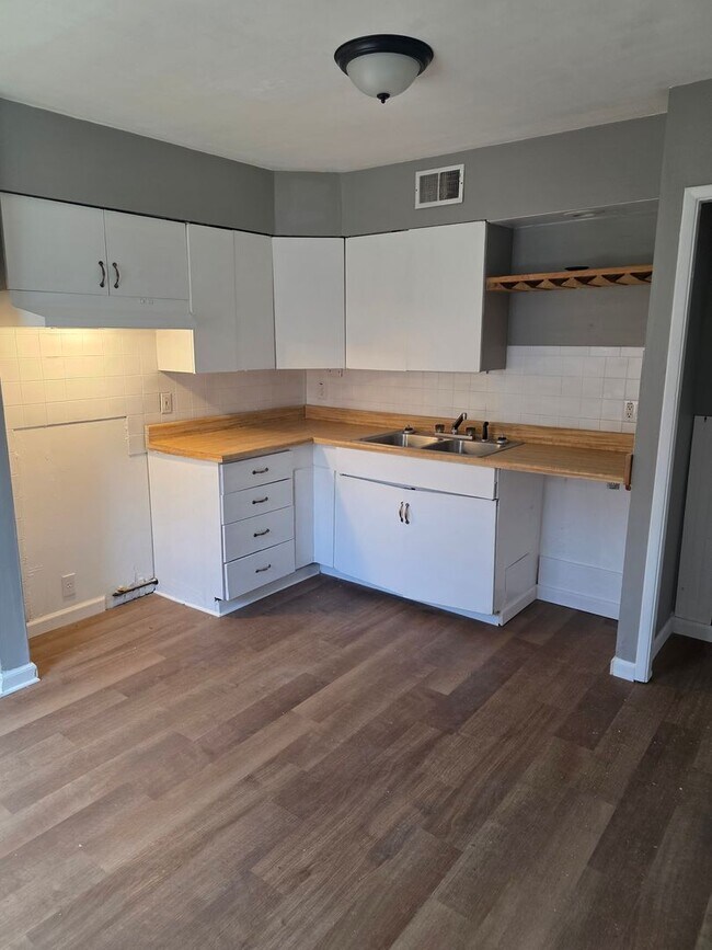Foto del edificio - Nice 3BD/1BA Home Available Now!!