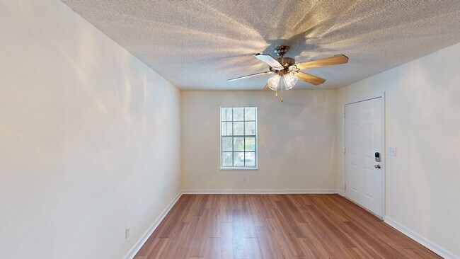 Interior Photo - Cambridge Woods