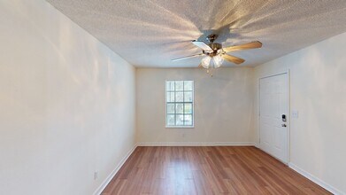 Interior Photo - Cambridge Woods