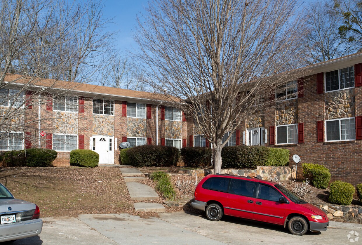 Building Photo - 641 Powder Springs St SE