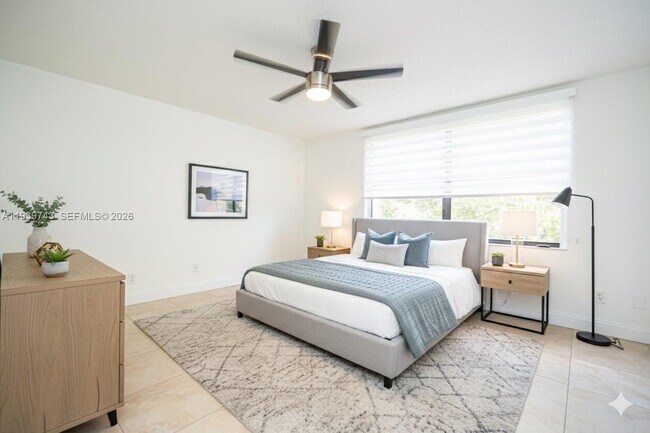 Foto del edificio - 3753 Estepona Ave