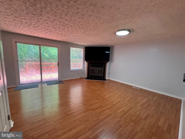 Building Photo - 6917 Villa-Del-Rey Ct