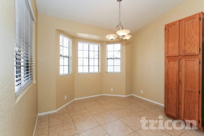 Building Photo - 1464 E Rosemonte Dr