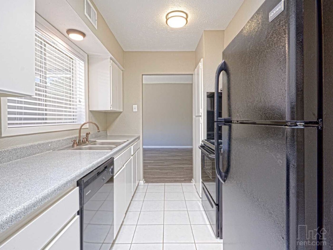 Greenway Patio Apartments Denton Tx Apartments Com