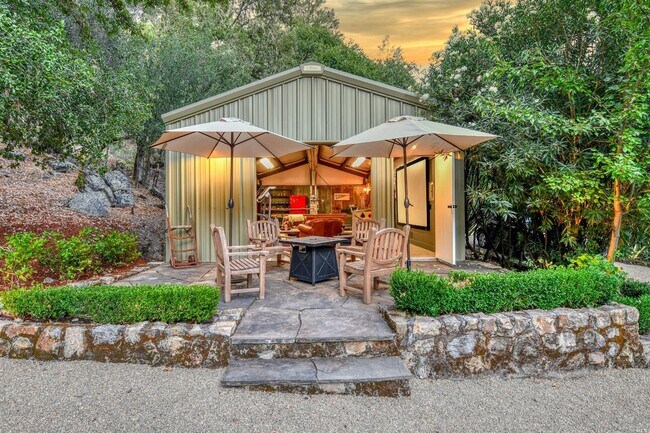 Foto del edificio - 1450 Diamond Mountain Rd