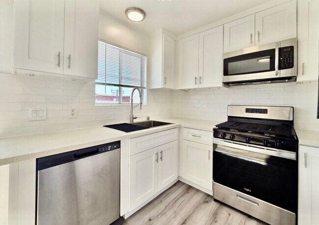 Building Photo - 4225 Inglewood Blvd